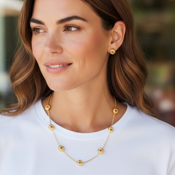 Vintage Avon Gold Tone Chain Necklace and Pierced Earrings set with Knots - Picture 2 of 12